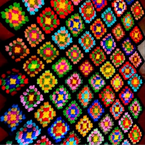Granny Square Afghan ~ Vintage ~ 1970s ~ Throw Blanket ~ Handmade ~ Beautiful - Picture 15 of 16